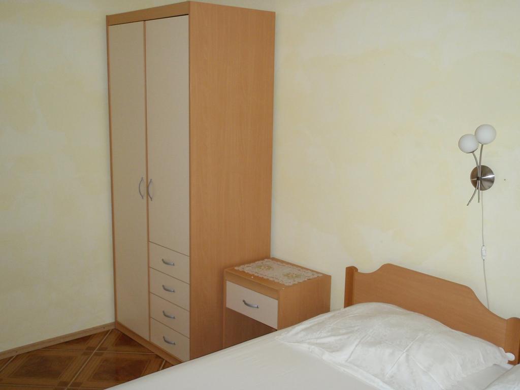 Apartments Ariana Паг Экстерьер фото